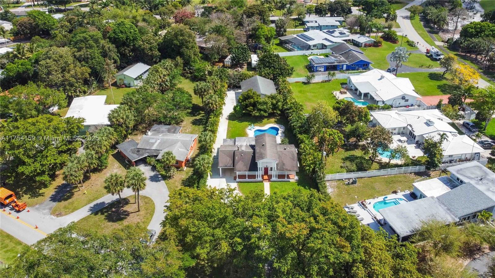 Real estate property located at 740 Country Club Cir, Broward, Country Club Estates Unit, Plantation, FL