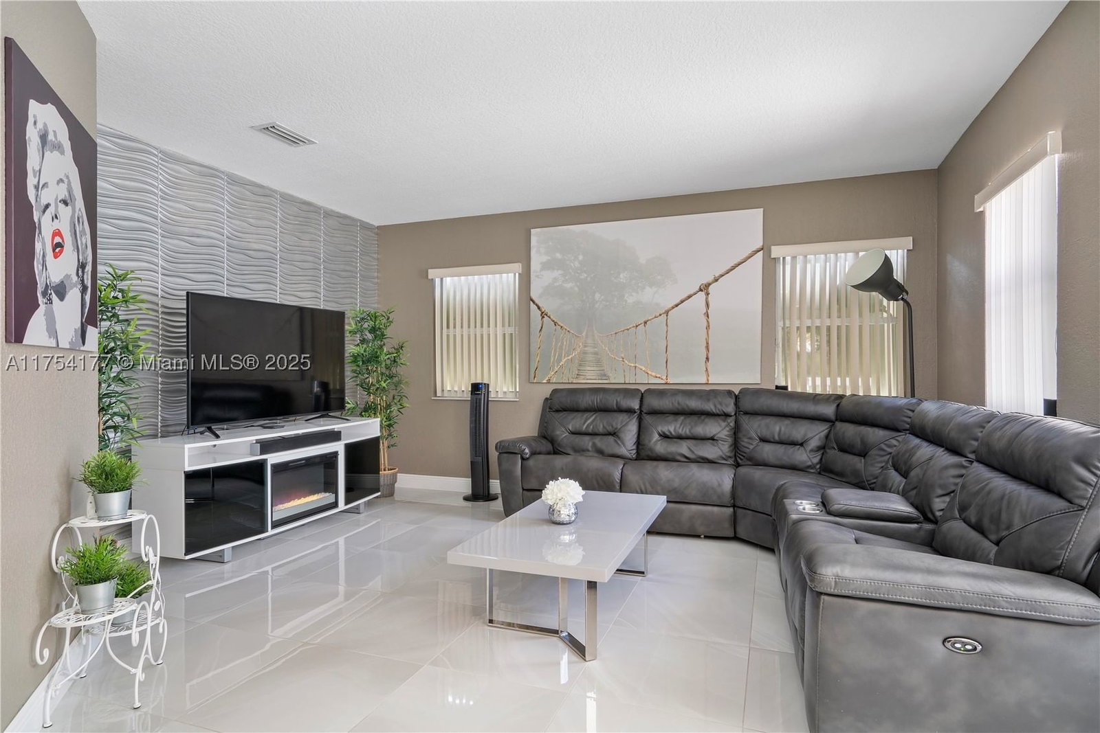 Real estate property located at 7546 18th Dr, Broward, Walnut Creek Replat No 1, Pembroke Pines, FL