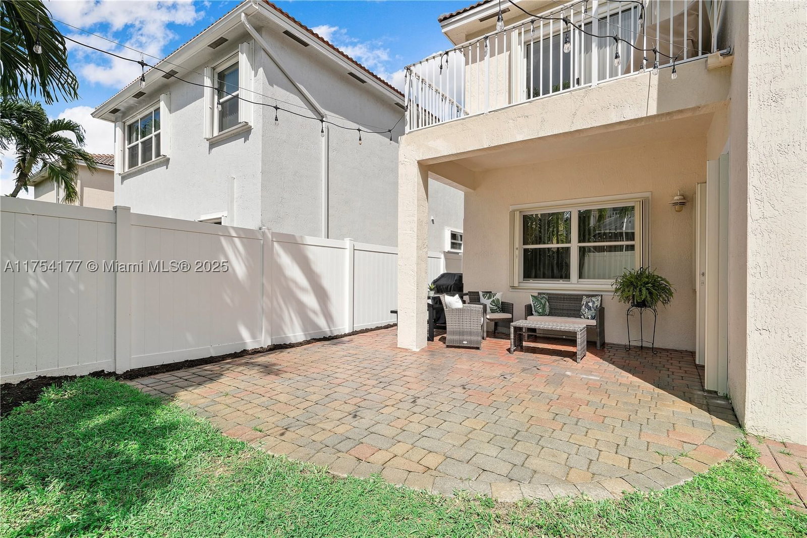 Real estate property located at 7546 18th Dr, Broward, Walnut Creek Replat No 1, Pembroke Pines, FL