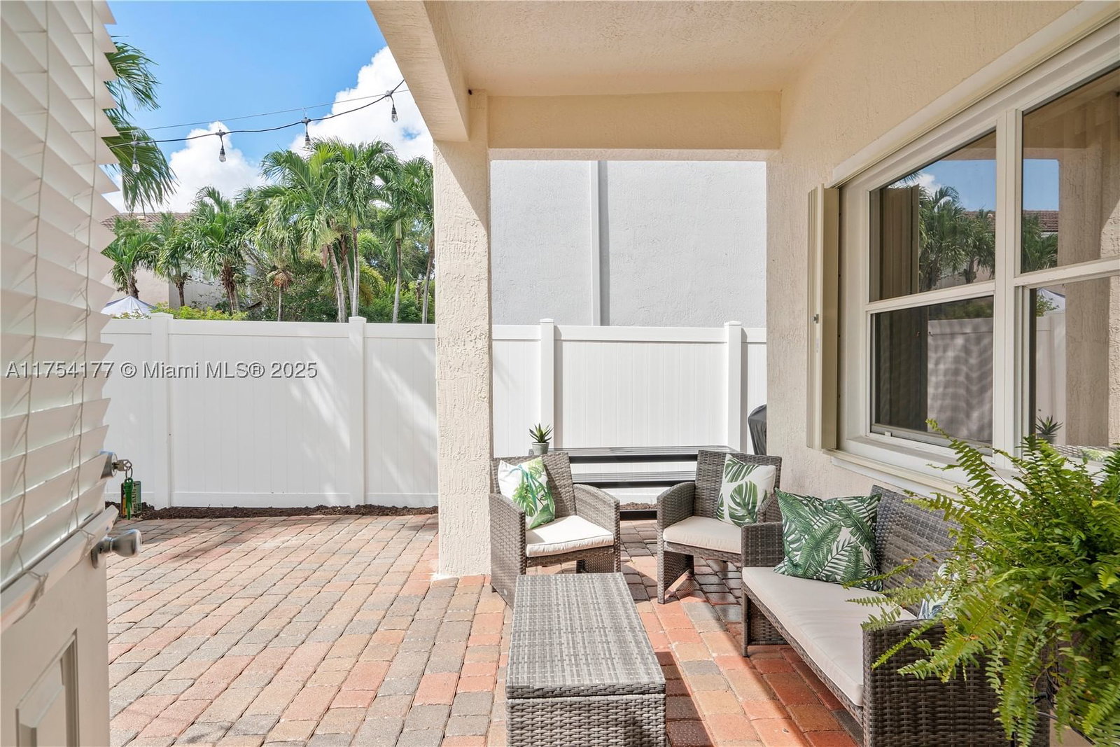 Real estate property located at 7546 18th Dr, Broward, Walnut Creek Replat No 1, Pembroke Pines, FL