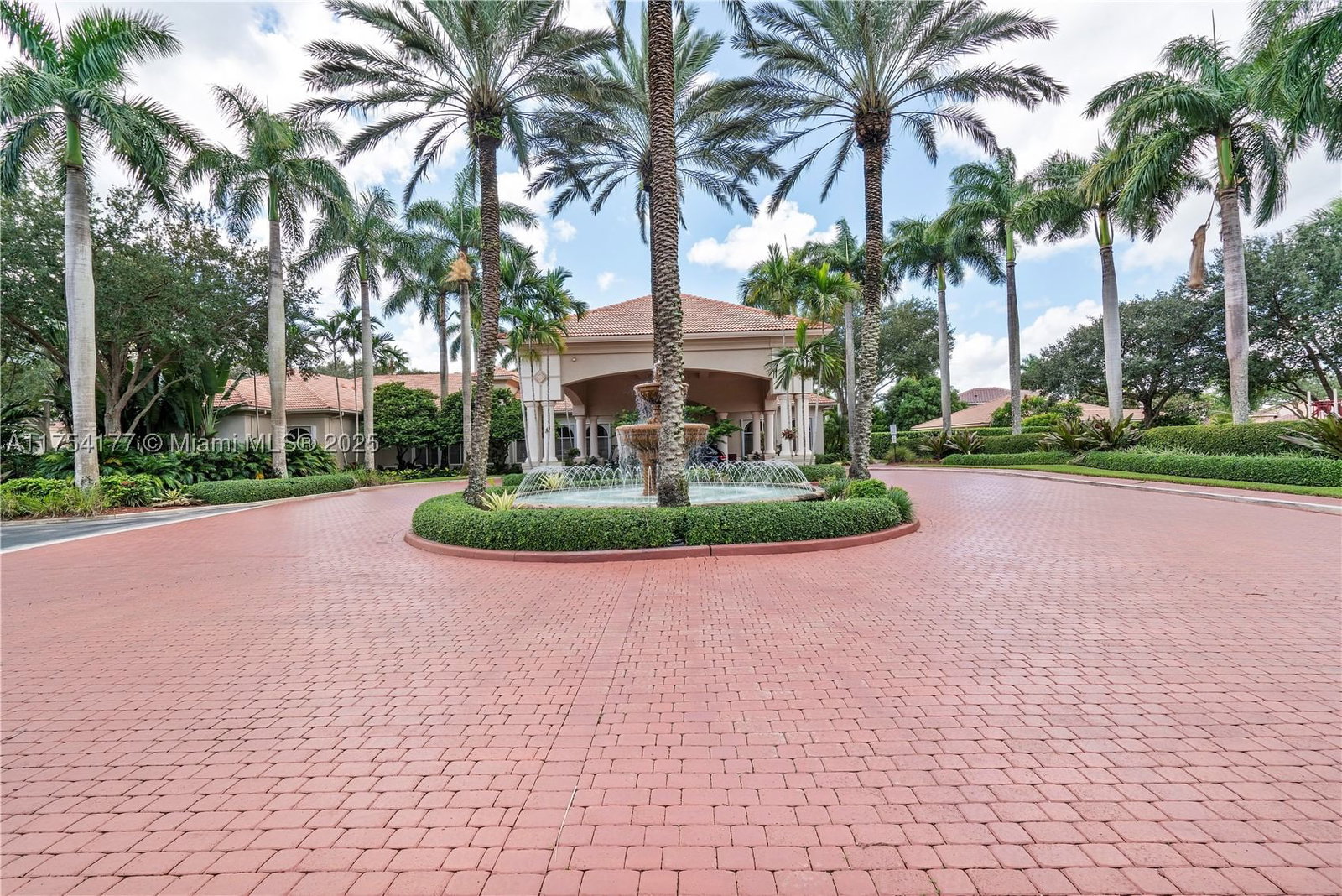 Real estate property located at 7546 18th Dr, Broward, Walnut Creek Replat No 1, Pembroke Pines, FL