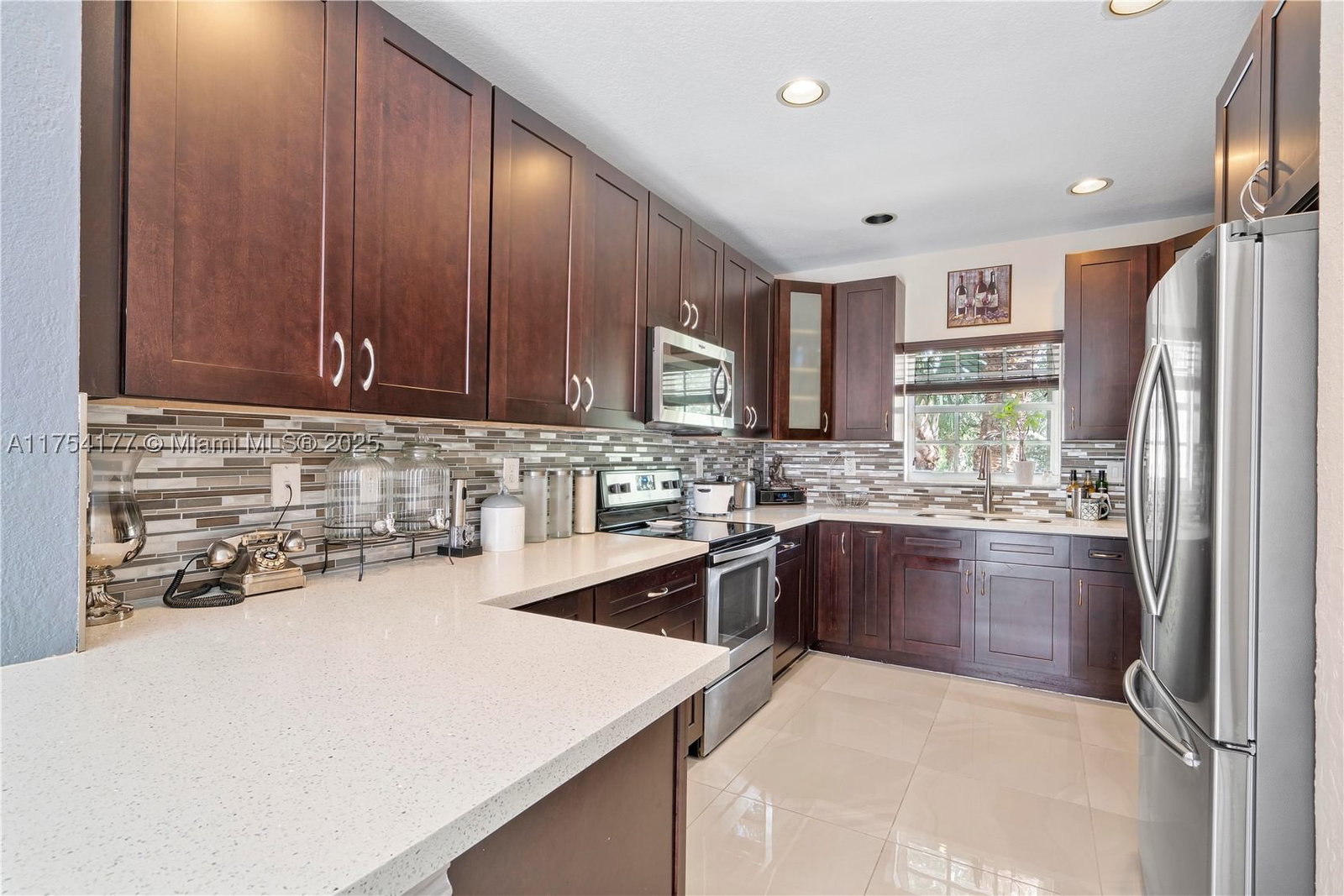 Real estate property located at 7546 18th Dr, Broward, Walnut Creek Replat No 1, Pembroke Pines, FL