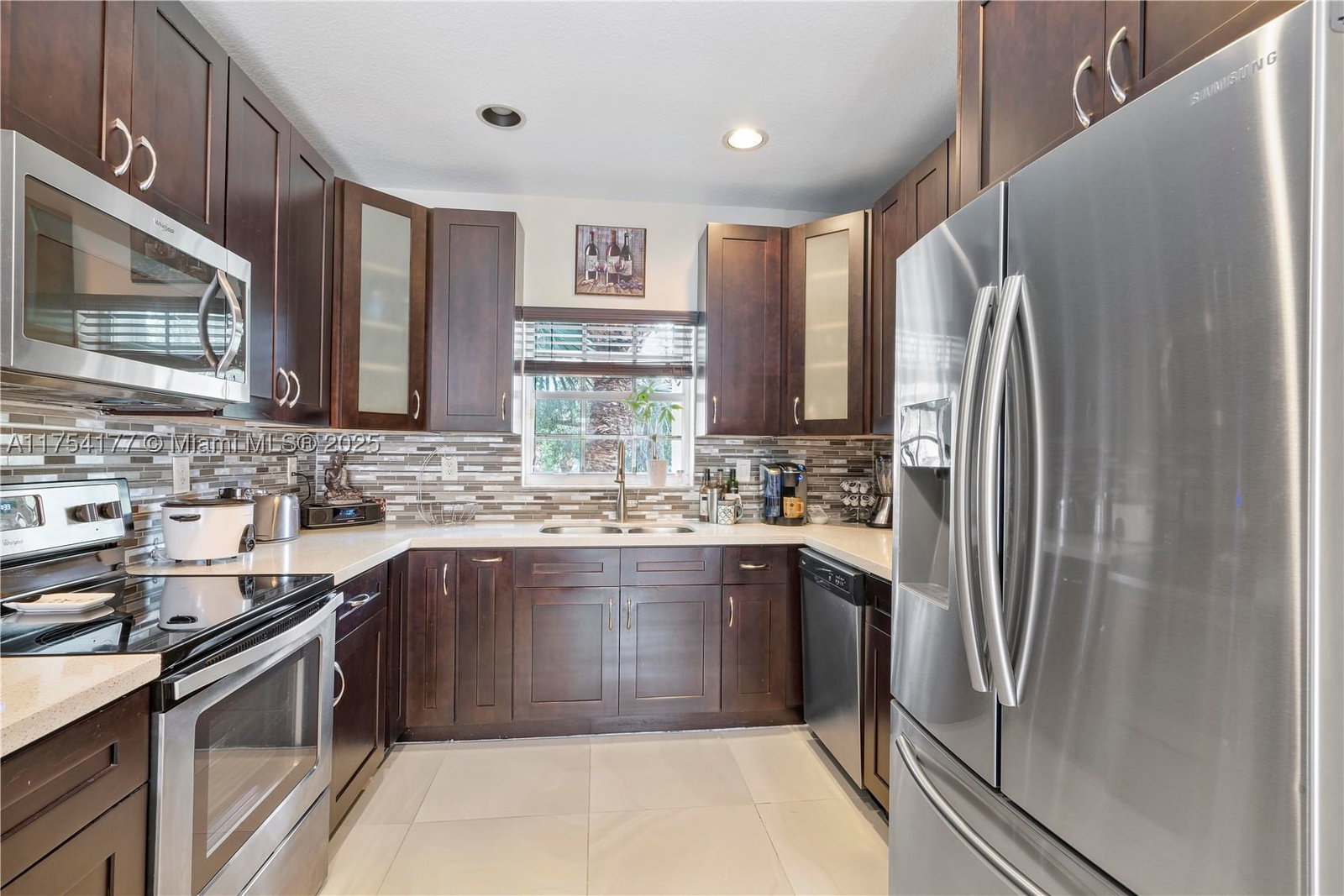 Real estate property located at 7546 18th Dr, Broward, Walnut Creek Replat No 1, Pembroke Pines, FL