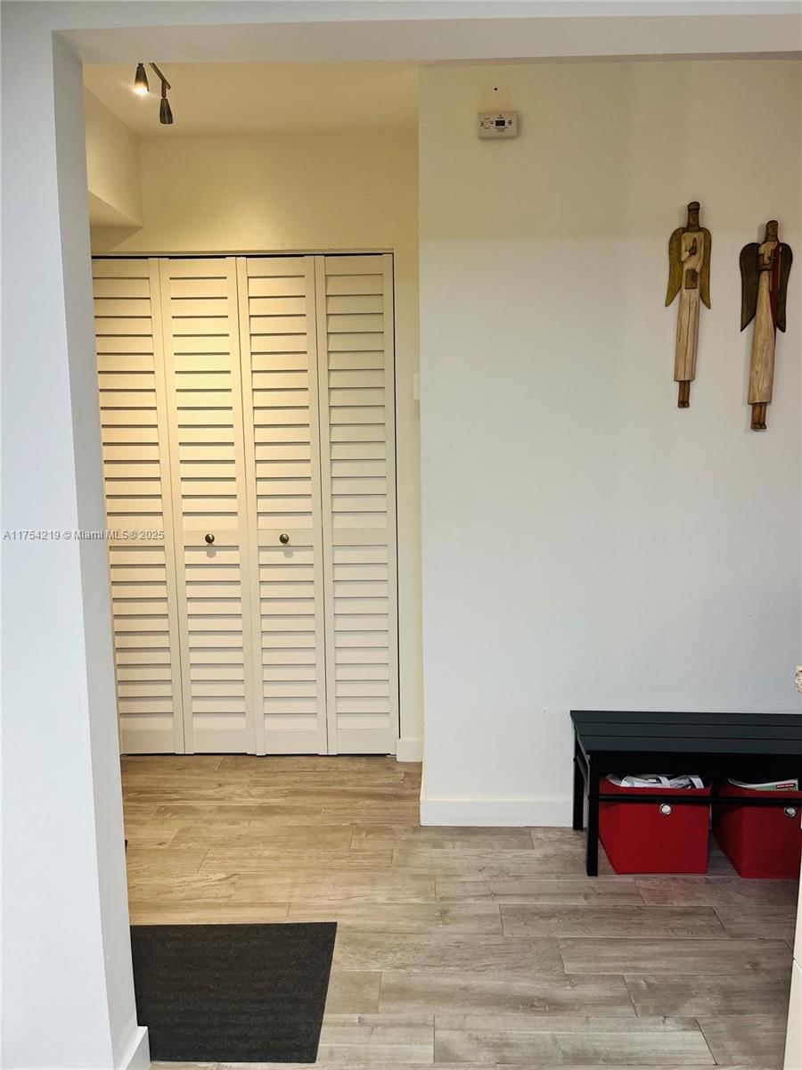 Real estate property located at 415 11th Ter #205, Broward, Meadowbrook Lakes Condo, Dania Beach, FL