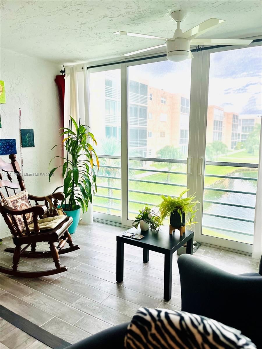 Real estate property located at 415 11th Ter #205, Broward, Meadowbrook Lakes Condo, Dania Beach, FL