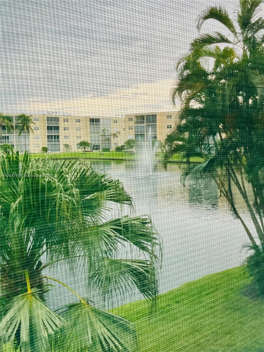 Real estate property located at 415 11th Ter #205, Broward, Meadowbrook Lakes Condo, Dania Beach, FL