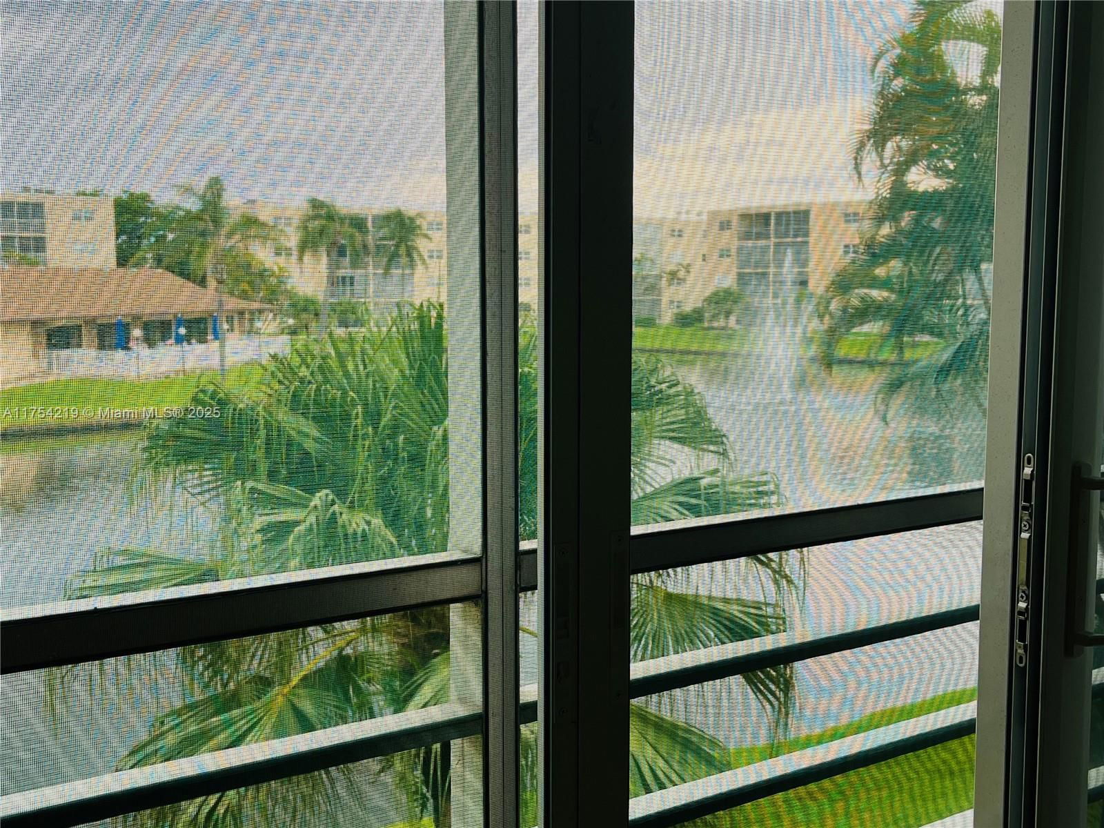Real estate property located at 415 11th Ter #205, Broward, Meadowbrook Lakes Condo, Dania Beach, FL