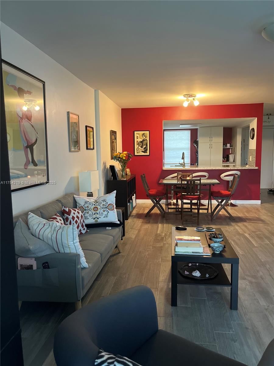 Real estate property located at 415 11th Ter #205, Broward, Meadowbrook Lakes Condo, Dania Beach, FL