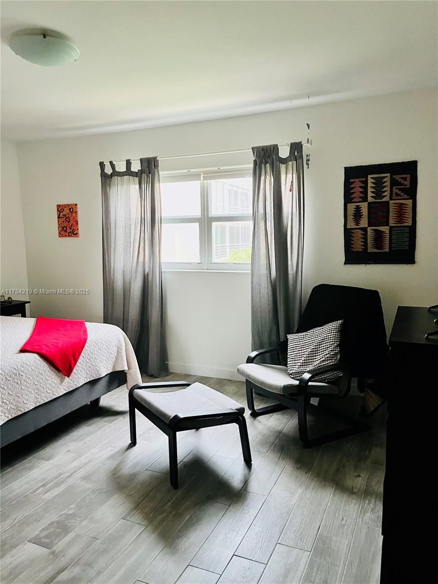 Real estate property located at 415 11th Ter #205, Broward, Meadowbrook Lakes Condo, Dania Beach, FL