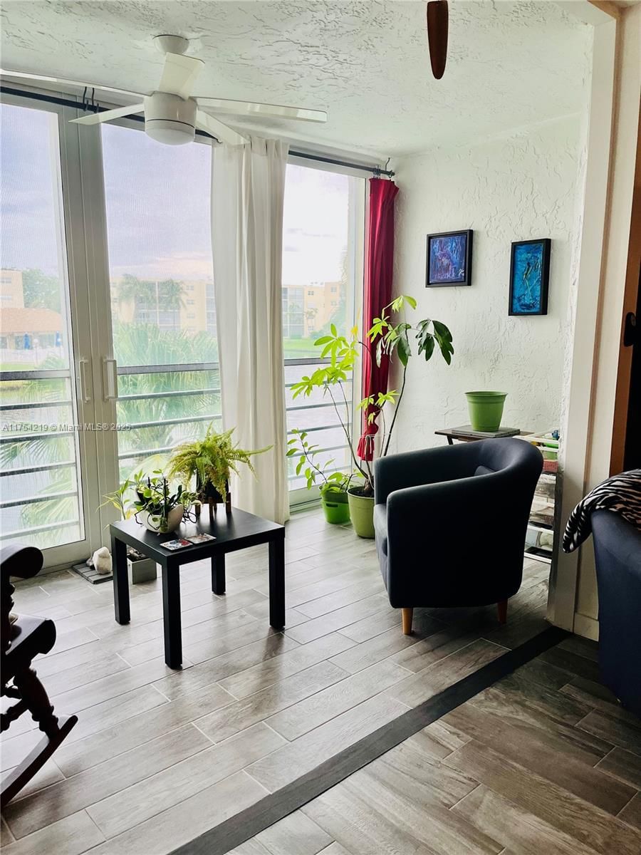 Real estate property located at 415 11th Ter #205, Broward, Meadowbrook Lakes Condo, Dania Beach, FL