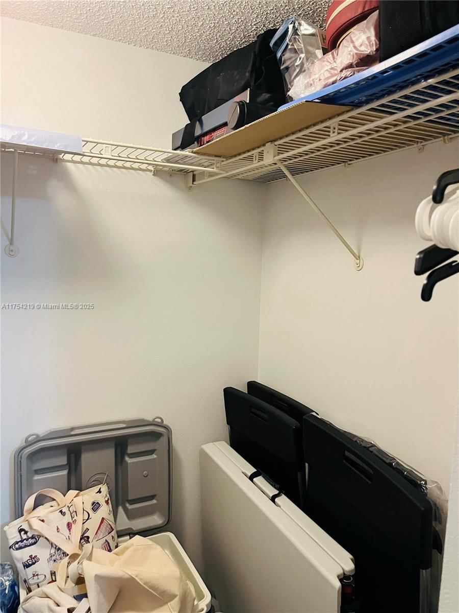 Real estate property located at 415 11th Ter #205, Broward, Meadowbrook Lakes Condo, Dania Beach, FL