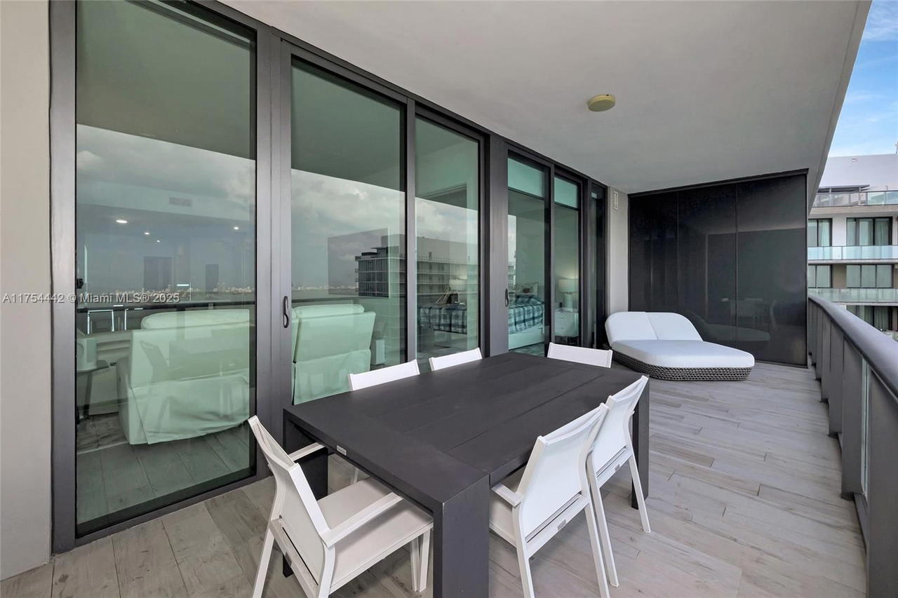 Real estate property located at 480 31st St #4805, Miami-dade, Gran Paraiso Condo, Miami, FL