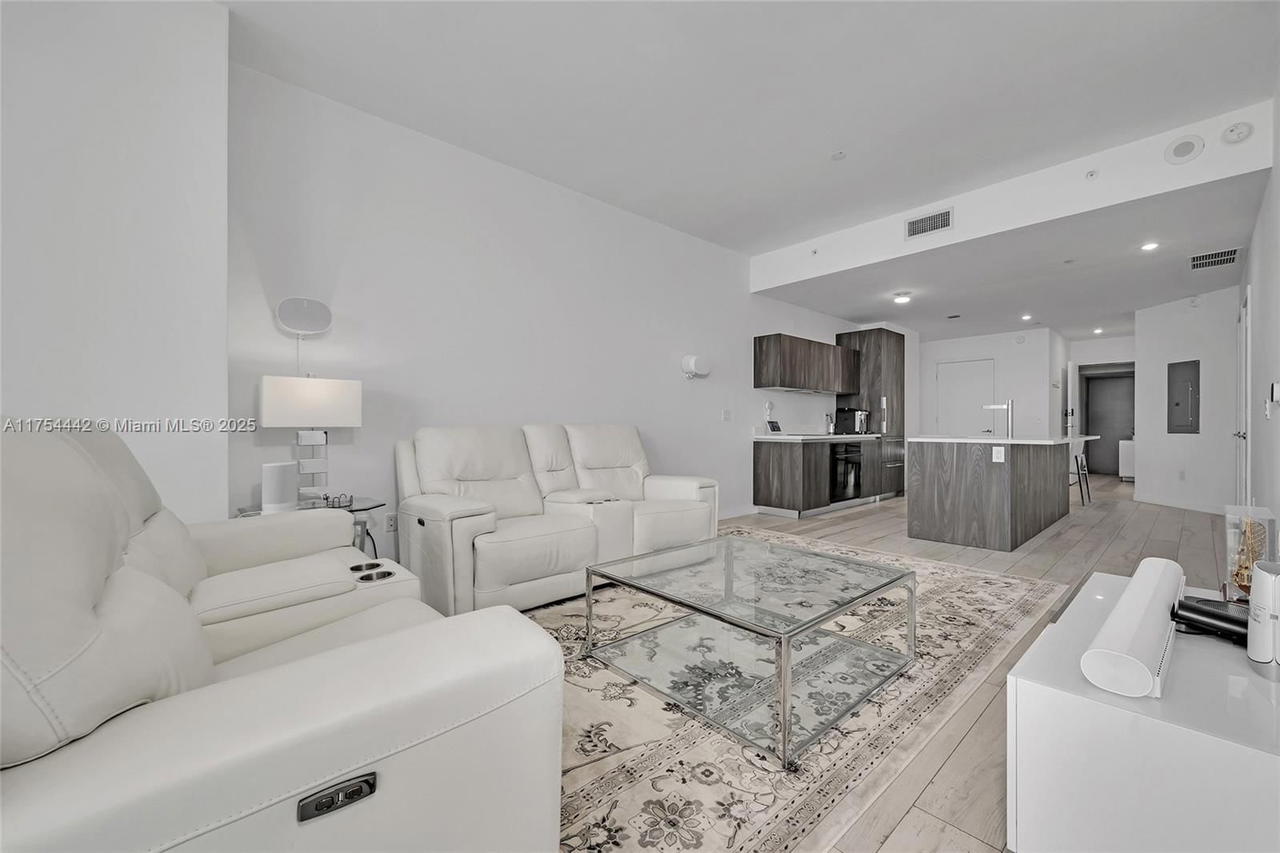 Real estate property located at 480 31st St #4805, Miami-dade, Gran Paraiso Condo, Miami, FL