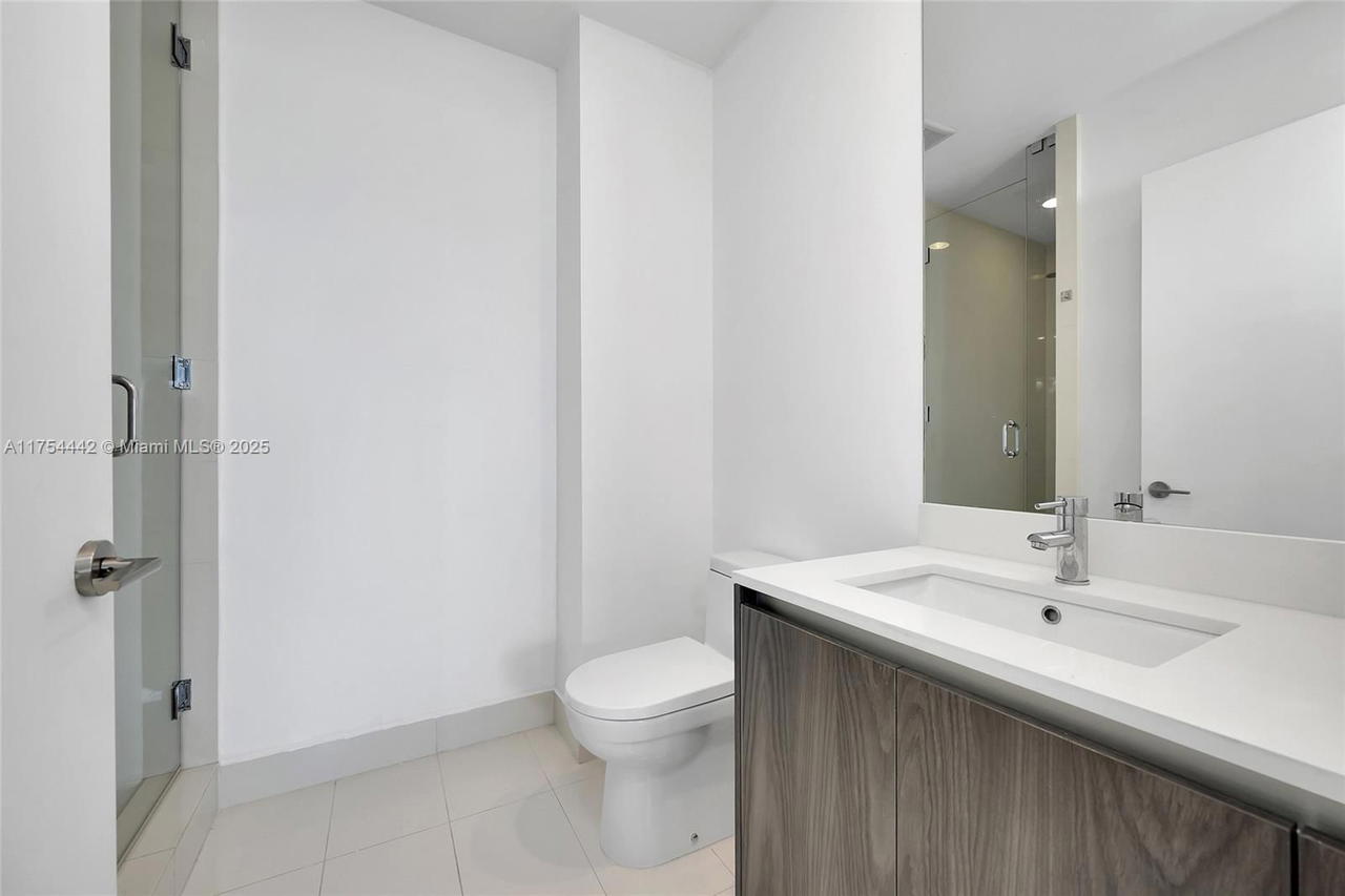 Real estate property located at 480 31st St #4805, Miami-dade, Gran Paraiso Condo, Miami, FL