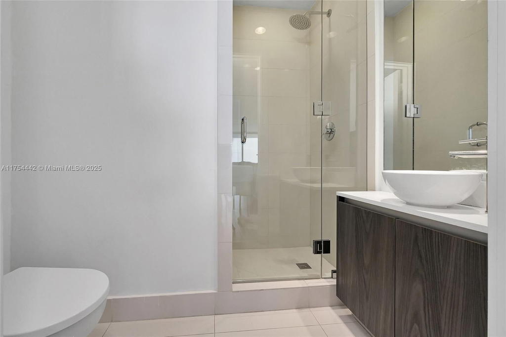 Real estate property located at 480 31st St #4805, Miami-dade, Gran Paraiso Condo, Miami, FL