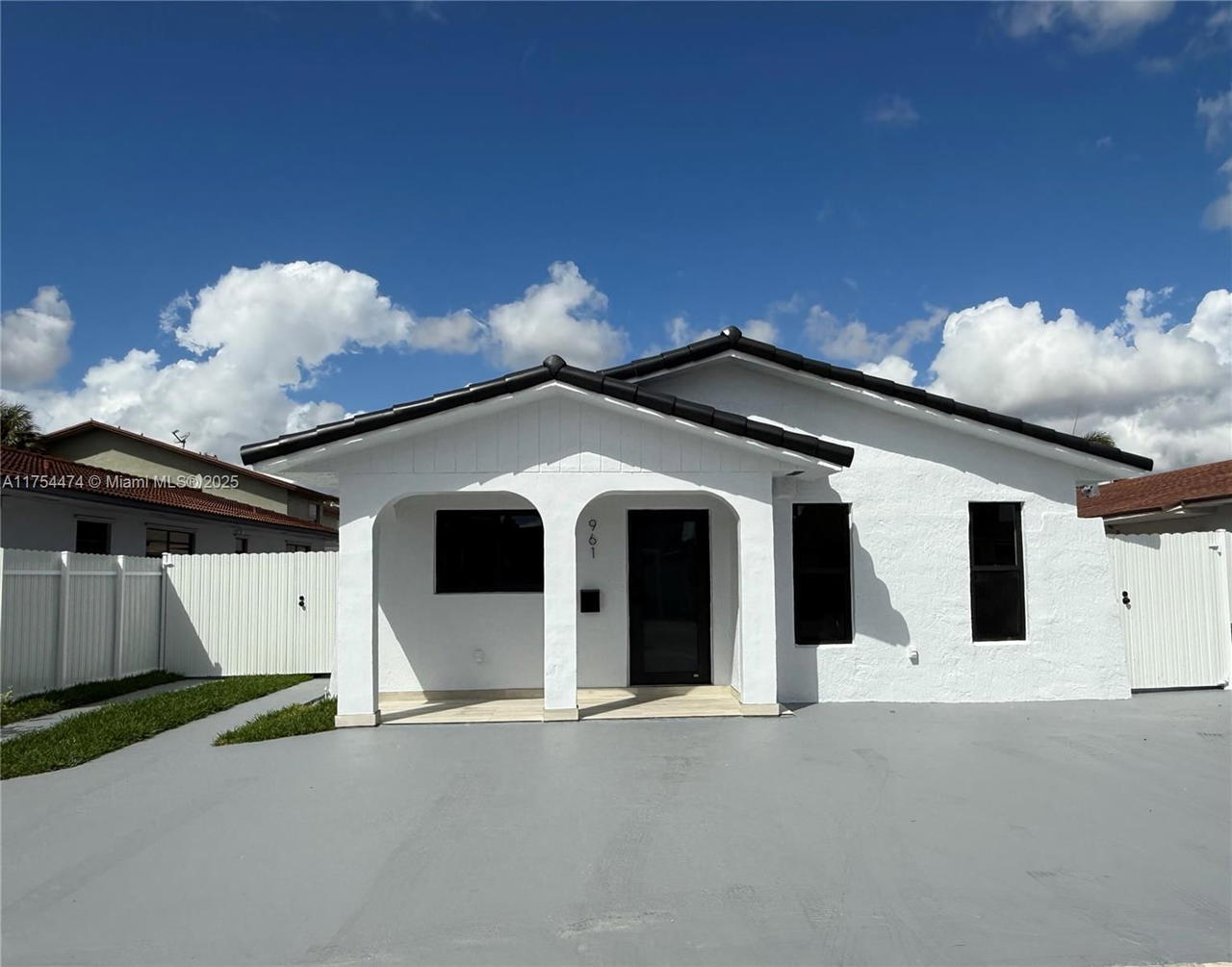 Real estate property located at 961 39th Pl, Miami-dade, Mango Hill Replat, Hialeah, FL