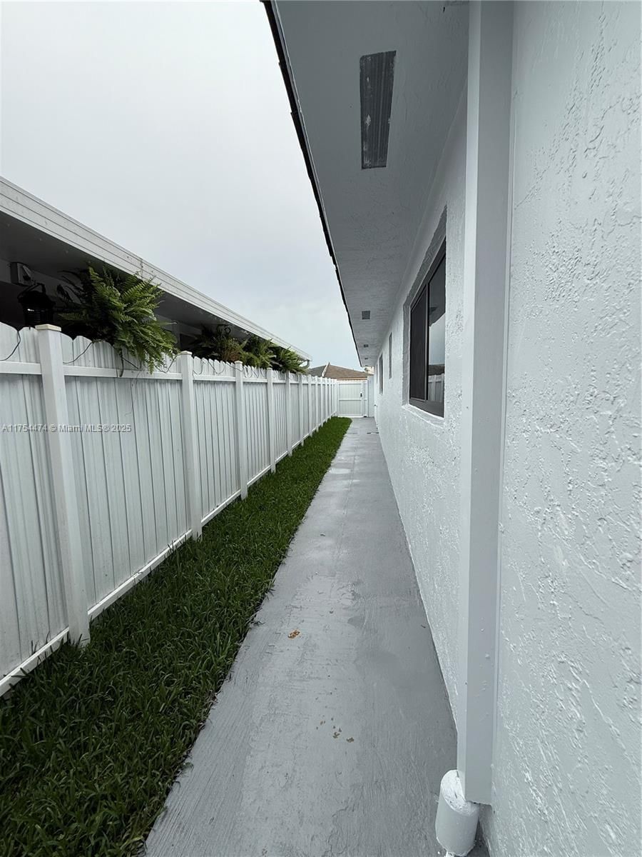 Real estate property located at 961 39th Pl, Miami-dade, Mango Hill Replat, Hialeah, FL
