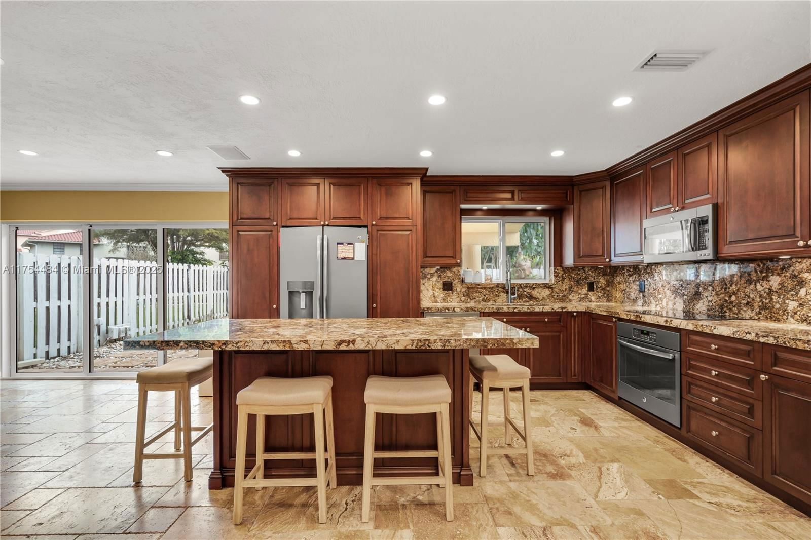 Real estate property located at 15430 98th St, Miami-dade, Weitzer Hammocks Homes Se, Miami, FL