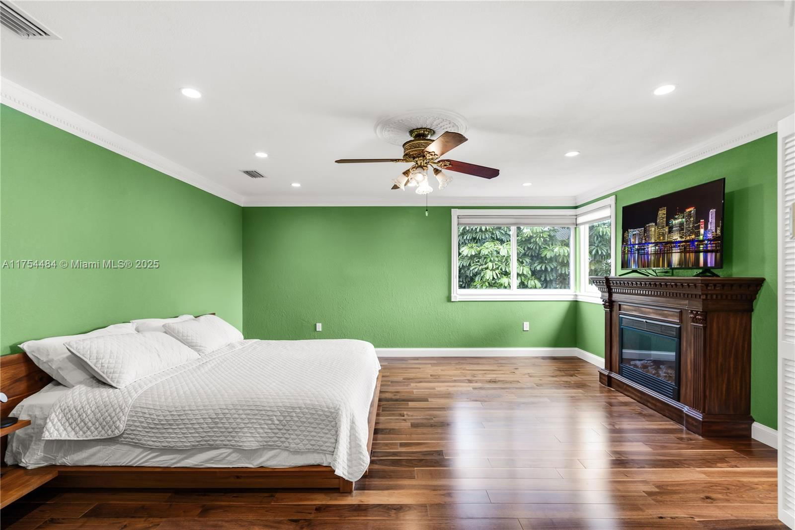 Real estate property located at 15430 98th St, Miami-dade, Weitzer Hammocks Homes Se, Miami, FL