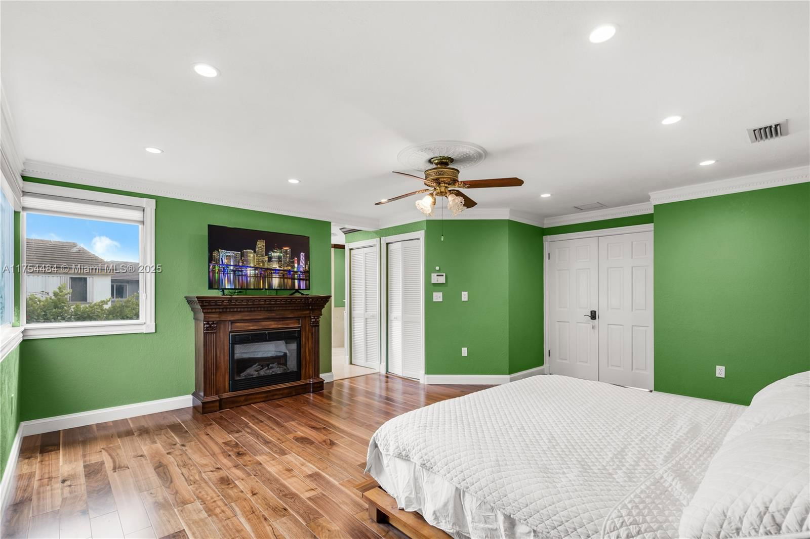 Real estate property located at 15430 98th St, Miami-dade, Weitzer Hammocks Homes Se, Miami, FL