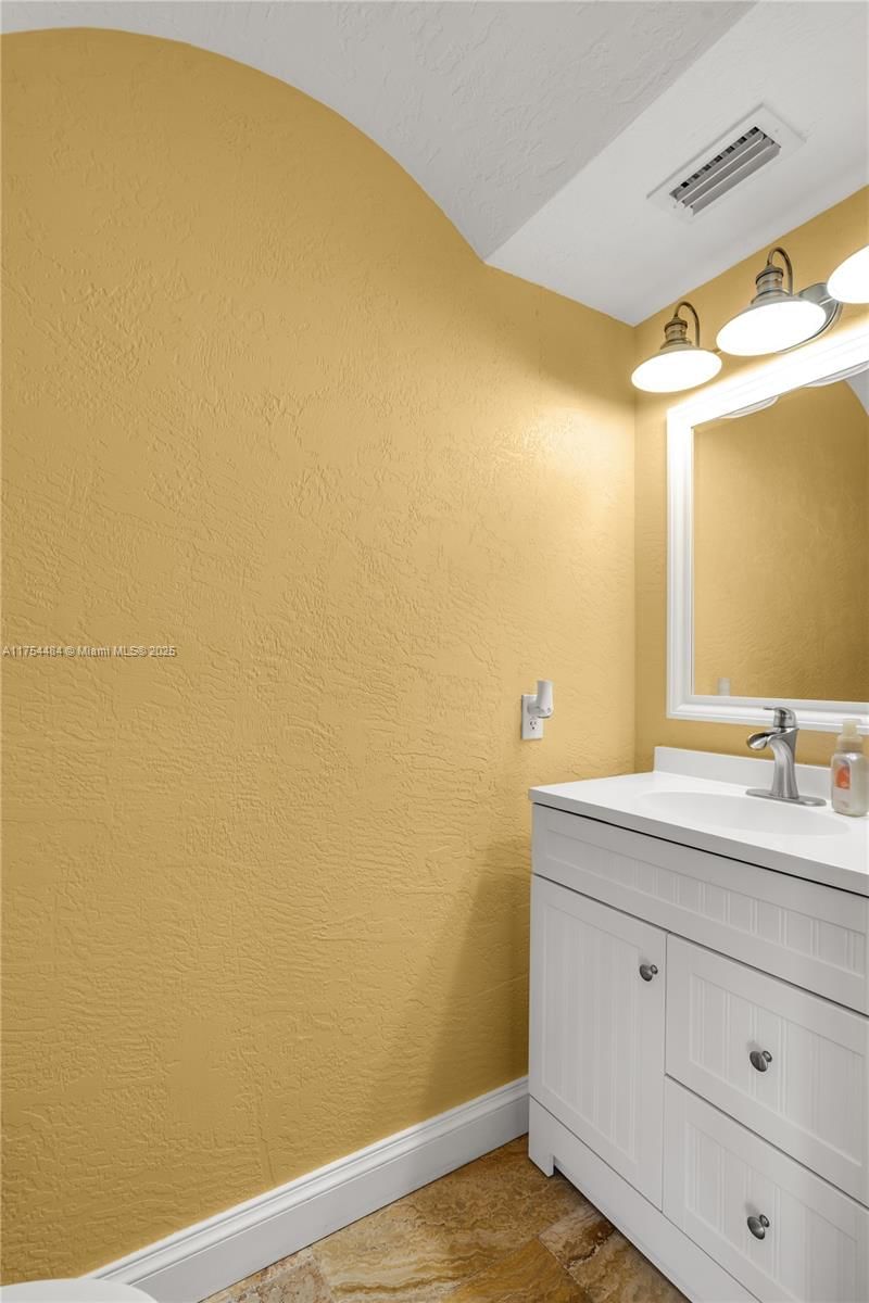 Real estate property located at 15430 98th St, Miami-dade, Weitzer Hammocks Homes Se, Miami, FL