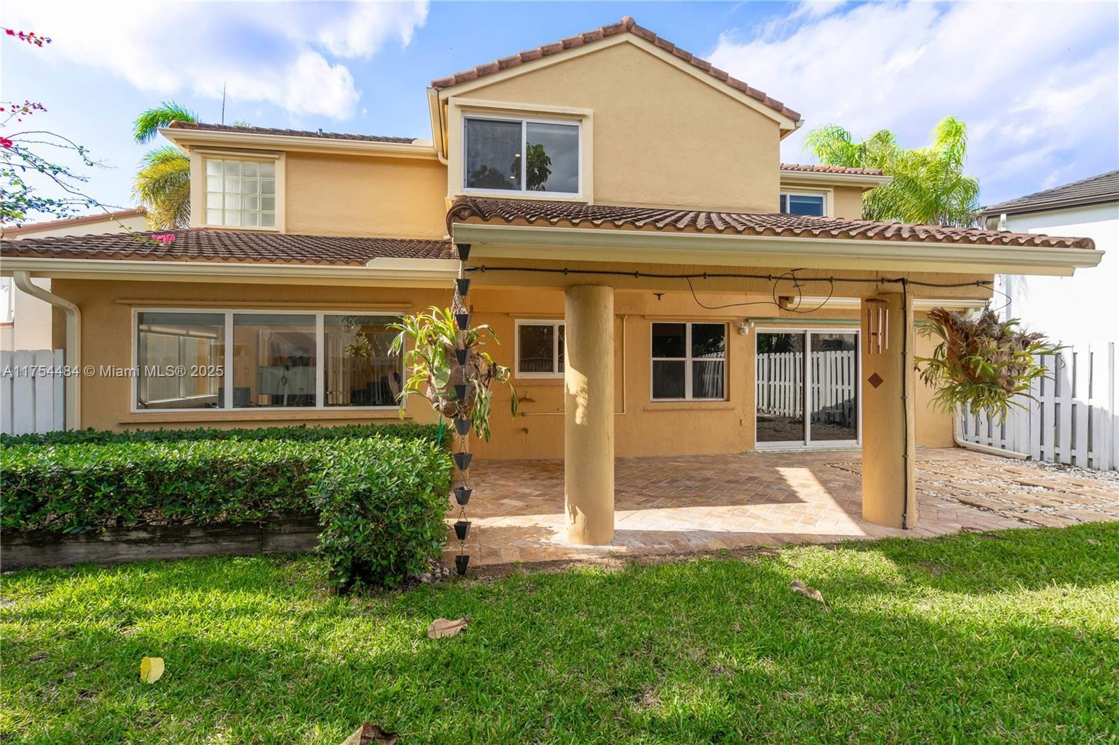 Real estate property located at 15430 98th St, Miami-dade, Weitzer Hammocks Homes Se, Miami, FL