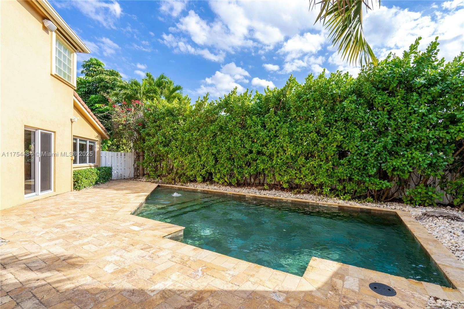 Real estate property located at 15430 98th St, Miami-dade, Weitzer Hammocks Homes Se, Miami, FL