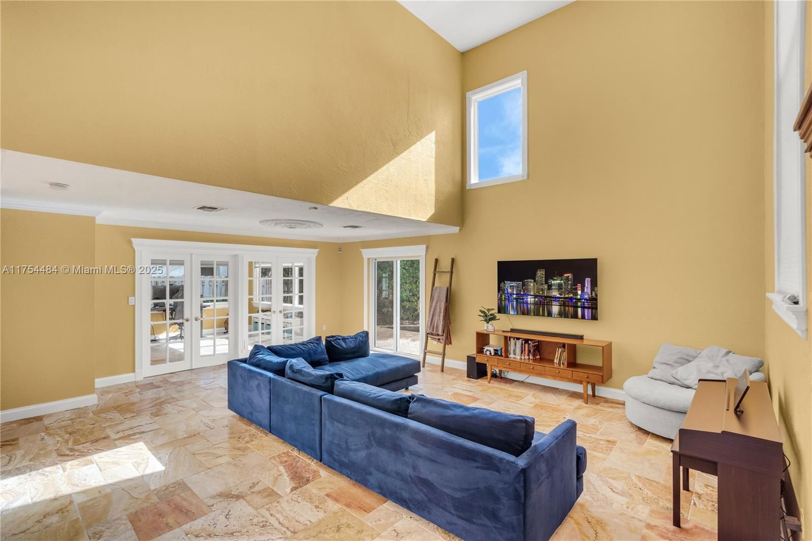 Real estate property located at 15430 98th St, Miami-dade, Weitzer Hammocks Homes Se, Miami, FL