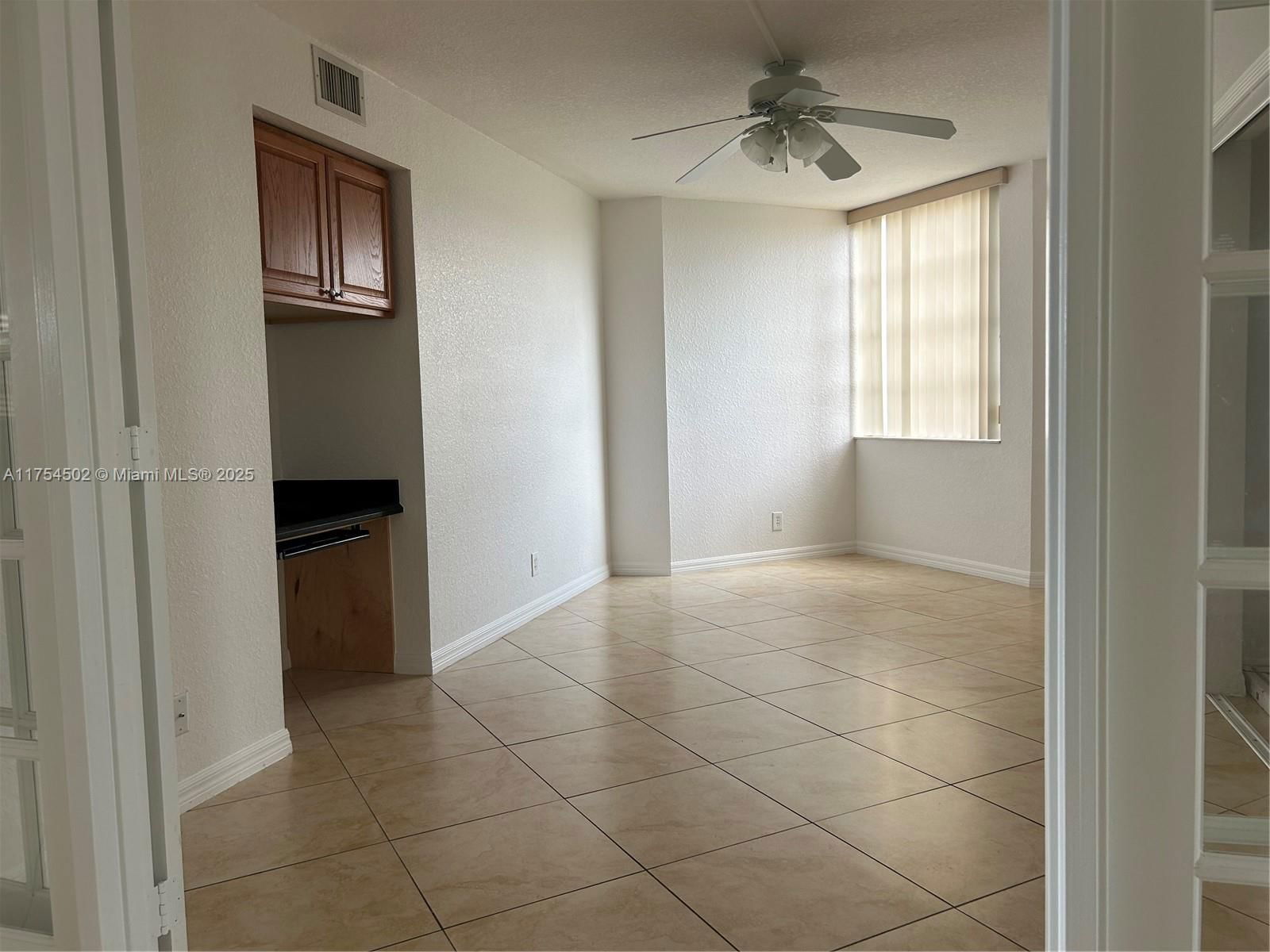 Real estate property located at 1920 Sabal Palm Dr #402, Broward, Condo 9 Of Sabal Palm Con, Davie, FL