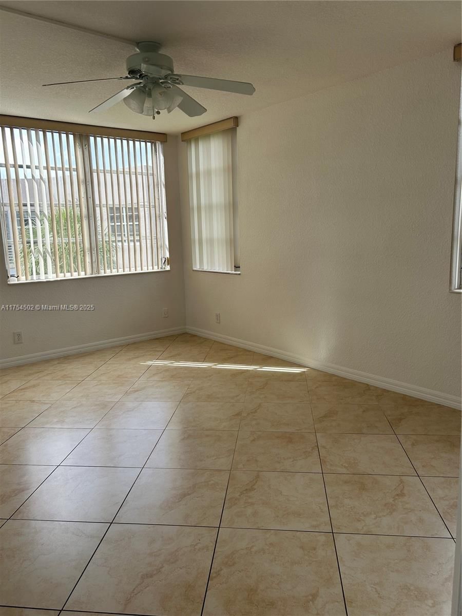 Real estate property located at 1920 Sabal Palm Dr #402, Broward, Condo 9 Of Sabal Palm Con, Davie, FL