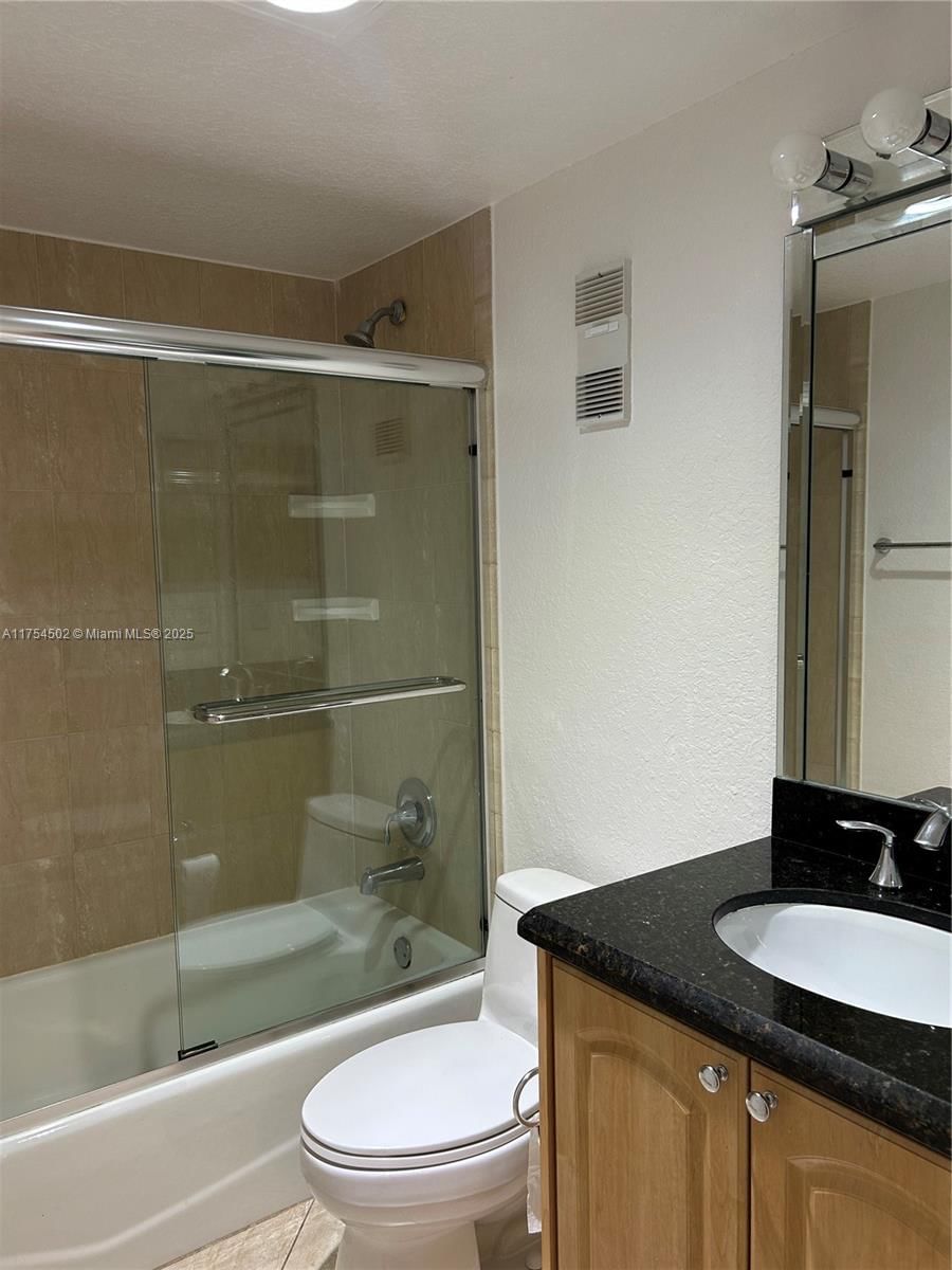 Real estate property located at 1920 Sabal Palm Dr #402, Broward, Condo 9 Of Sabal Palm Con, Davie, FL