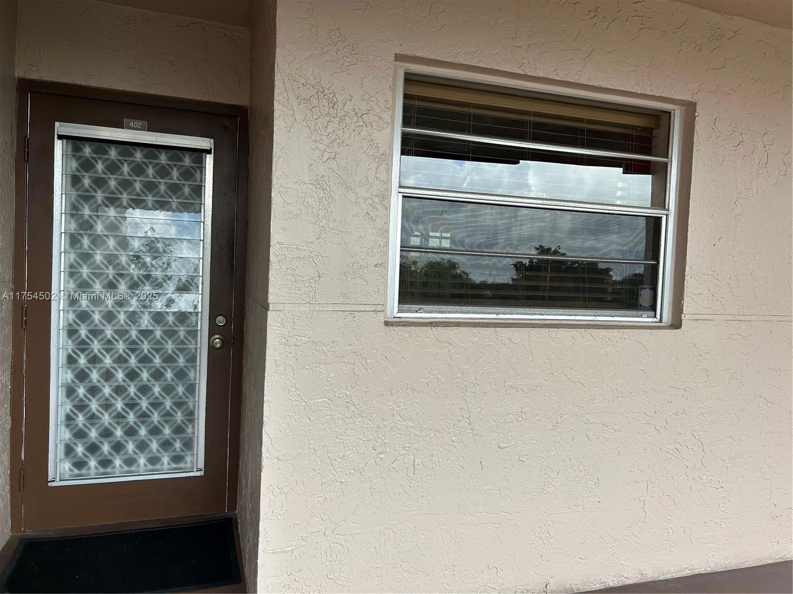 Real estate property located at 1920 Sabal Palm Dr #402, Broward, Condo 9 Of Sabal Palm Con, Davie, FL