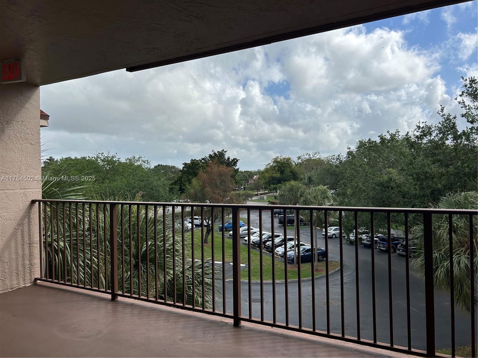 Real estate property located at 1920 Sabal Palm Dr #402, Broward, Condo 9 Of Sabal Palm Con, Davie, FL