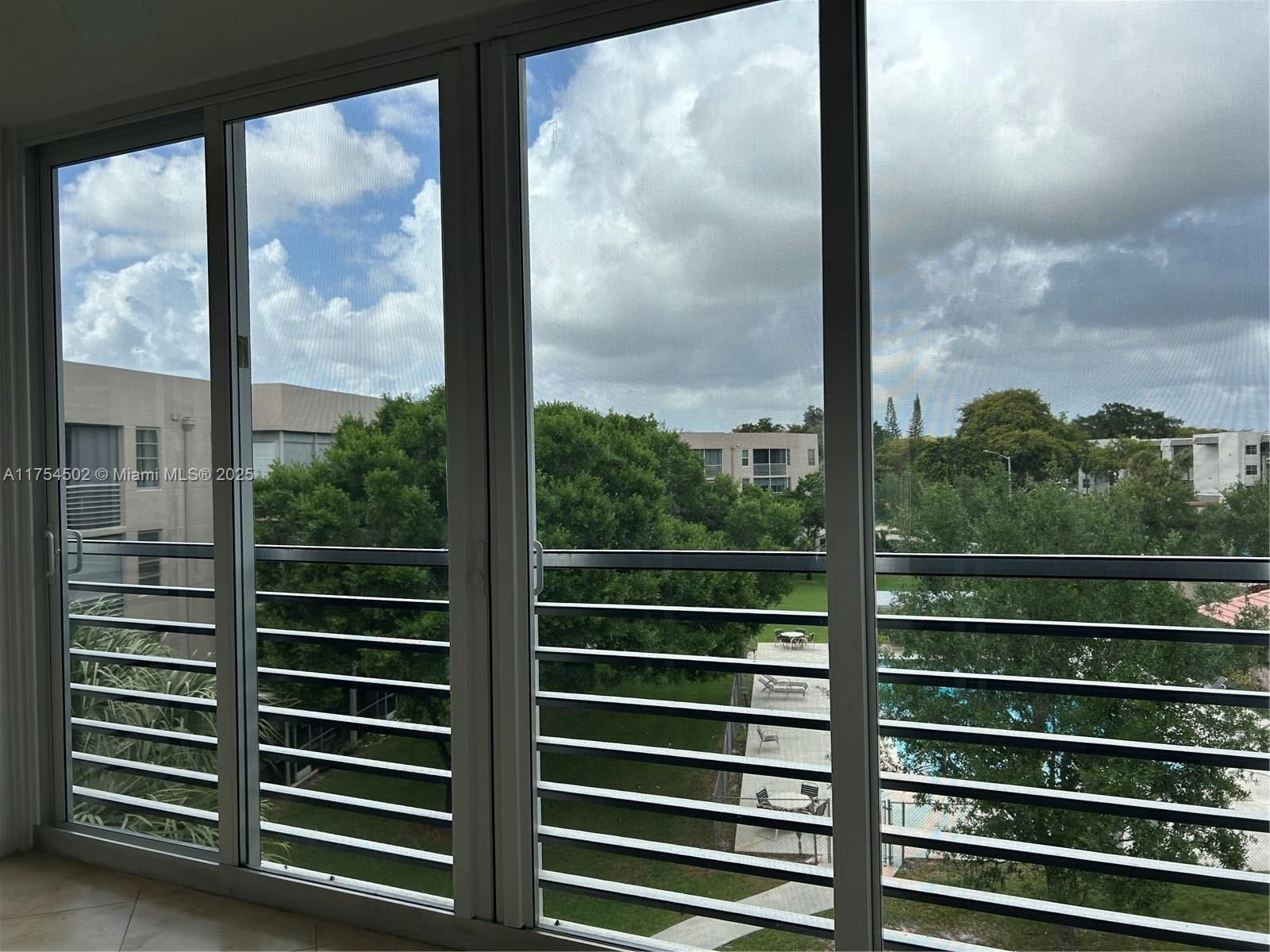 Real estate property located at 1920 Sabal Palm Dr #402, Broward, Condo 9 Of Sabal Palm Con, Davie, FL