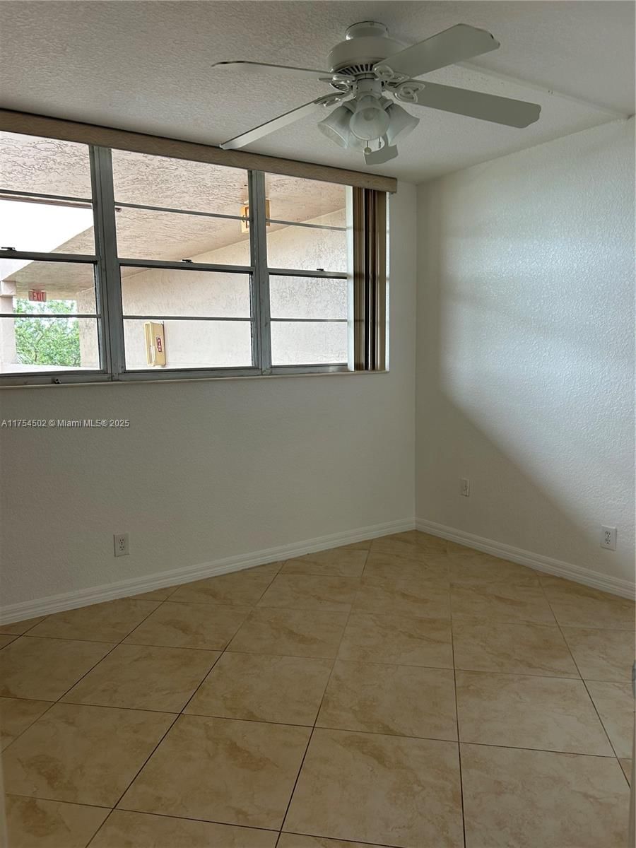 Real estate property located at 1920 Sabal Palm Dr #402, Broward, Condo 9 Of Sabal Palm Con, Davie, FL