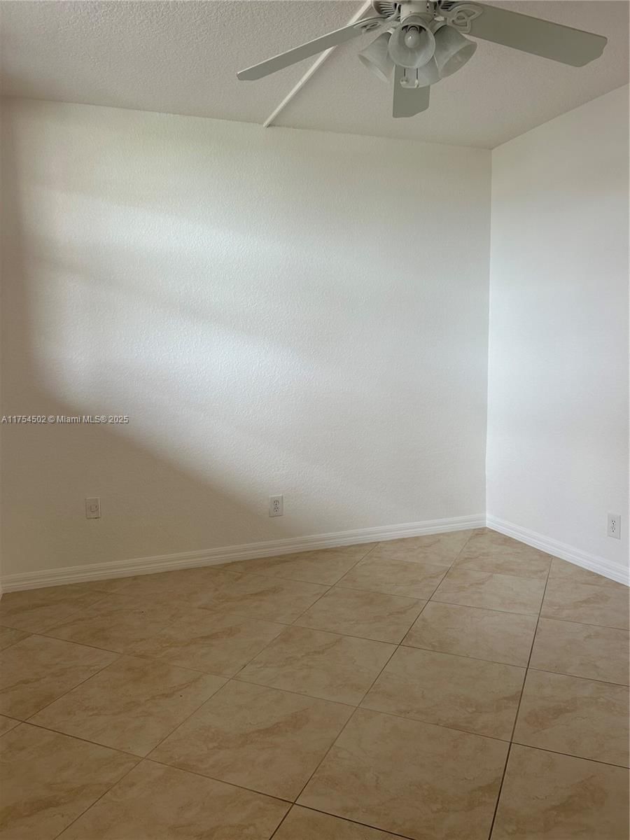 Real estate property located at 1920 Sabal Palm Dr #402, Broward, Condo 9 Of Sabal Palm Con, Davie, FL