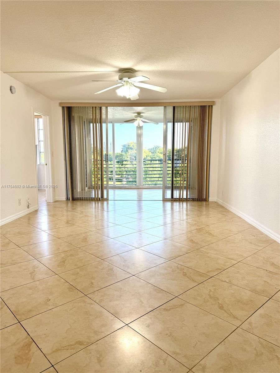 Real estate property located at 1920 Sabal Palm Dr #402, Broward, Condo 9 Of Sabal Palm Con, Davie, FL