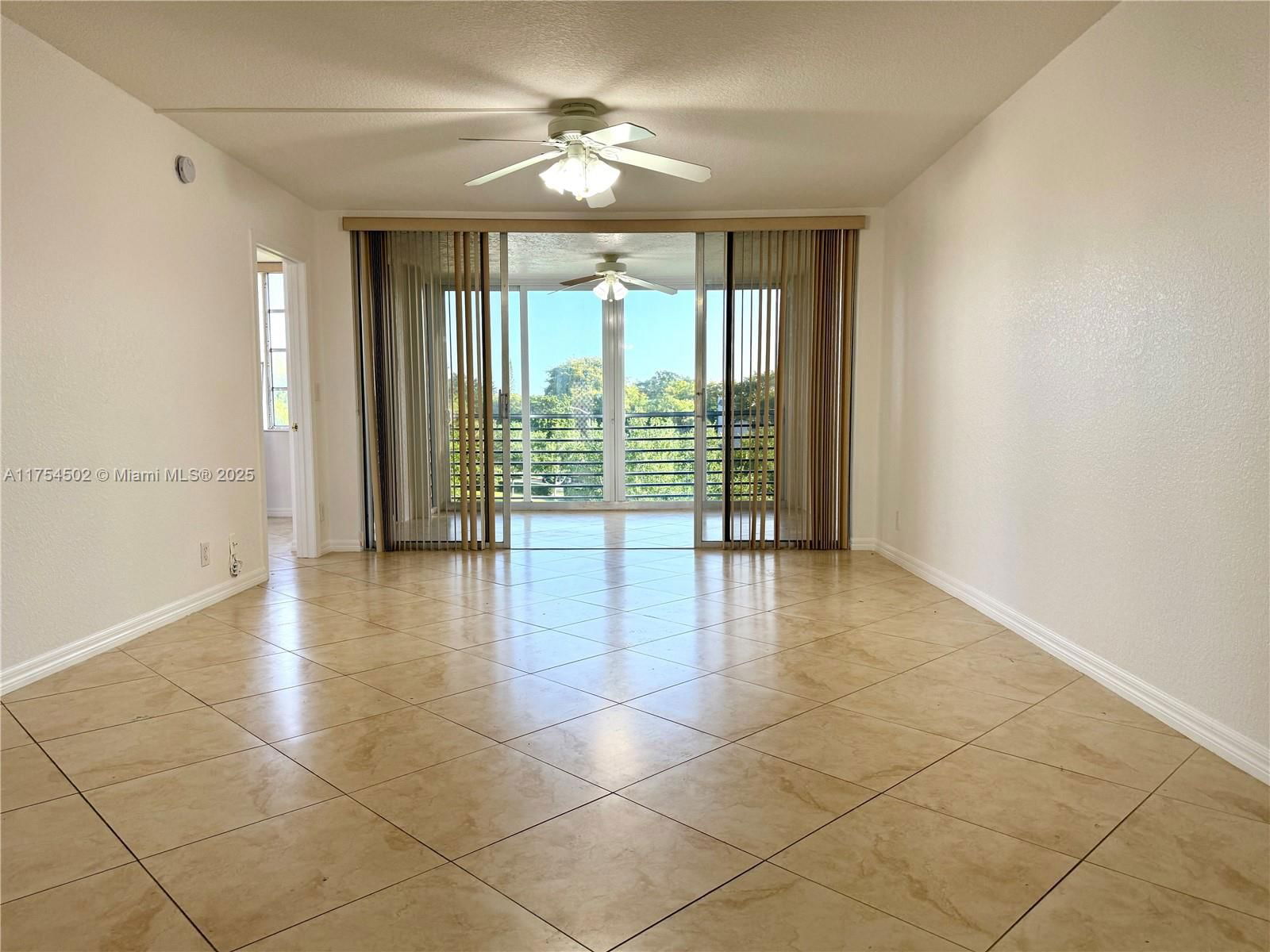 Real estate property located at 1920 Sabal Palm Dr #402, Broward, Condo 9 Of Sabal Palm Con, Davie, FL