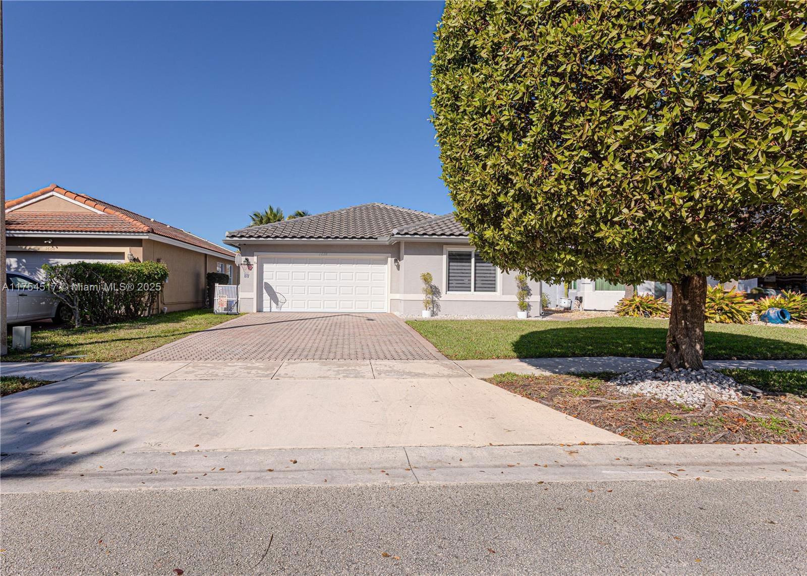 Real estate property located at 1628 208th Way, Broward, Chapel Trail Ii, Pembroke Pines, FL