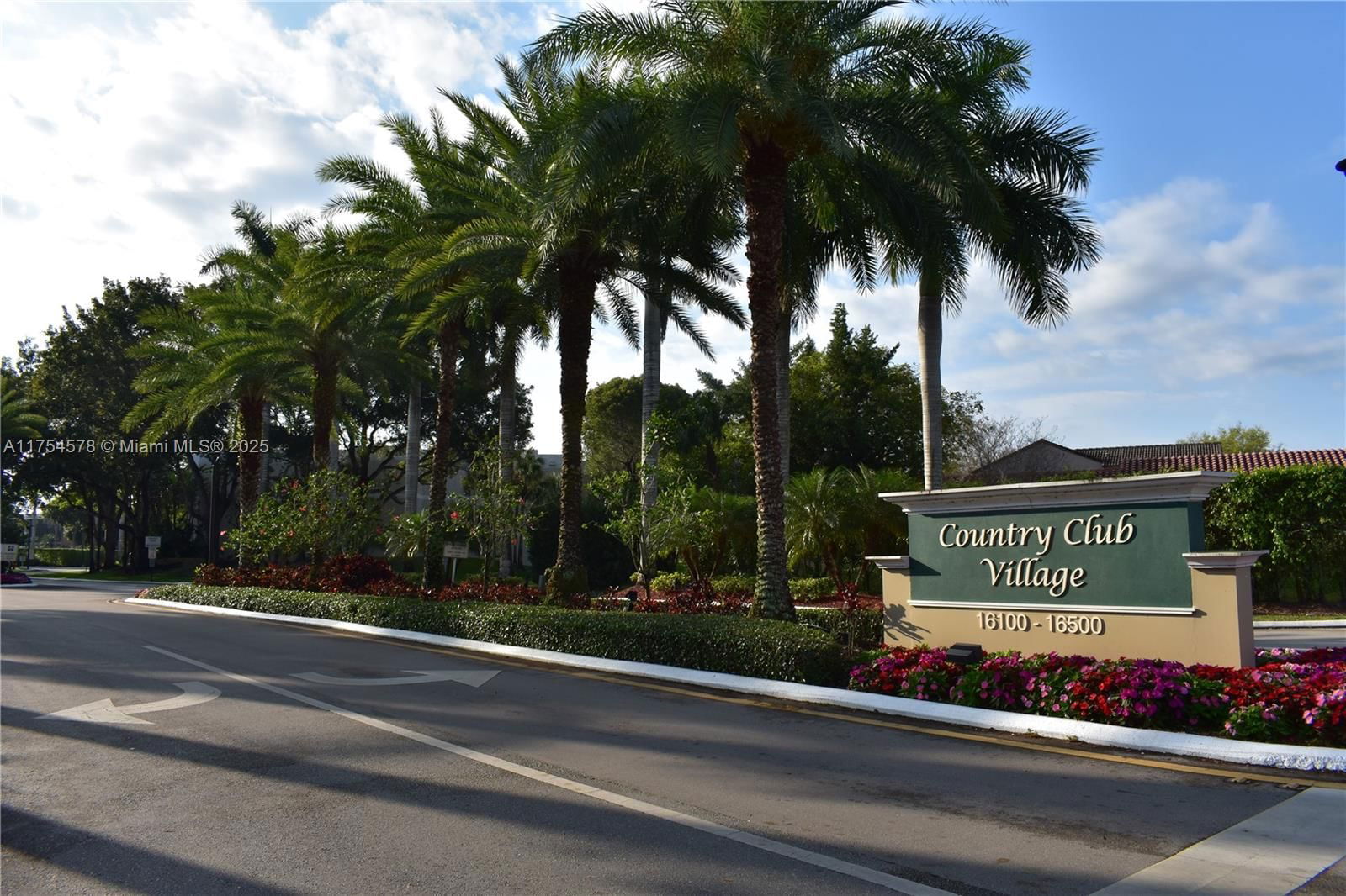 Real estate property located at 16475 Golf Club Rd #313, Broward, BLDG 9 OF COUNTRY CLUB AP, Weston, FL