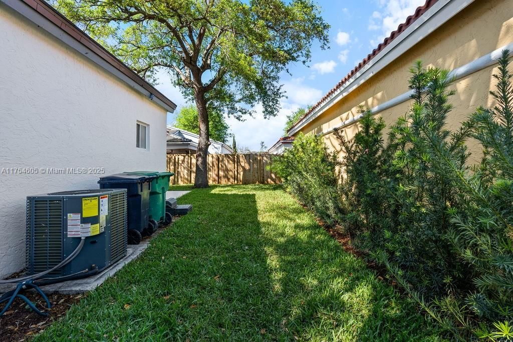 Real estate property located at 10969 74th St, Miami-dade, Poinciana At Sunset, Miami, FL
