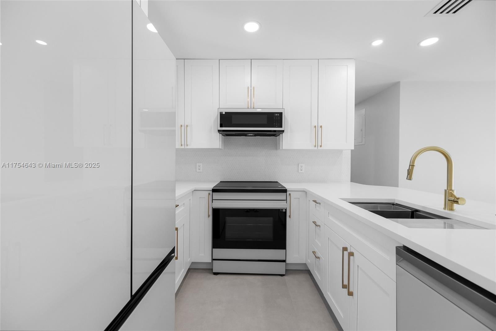 Real estate property located at 211 14th St, Broward, Lyons Park First Add, Pompano Beach, FL