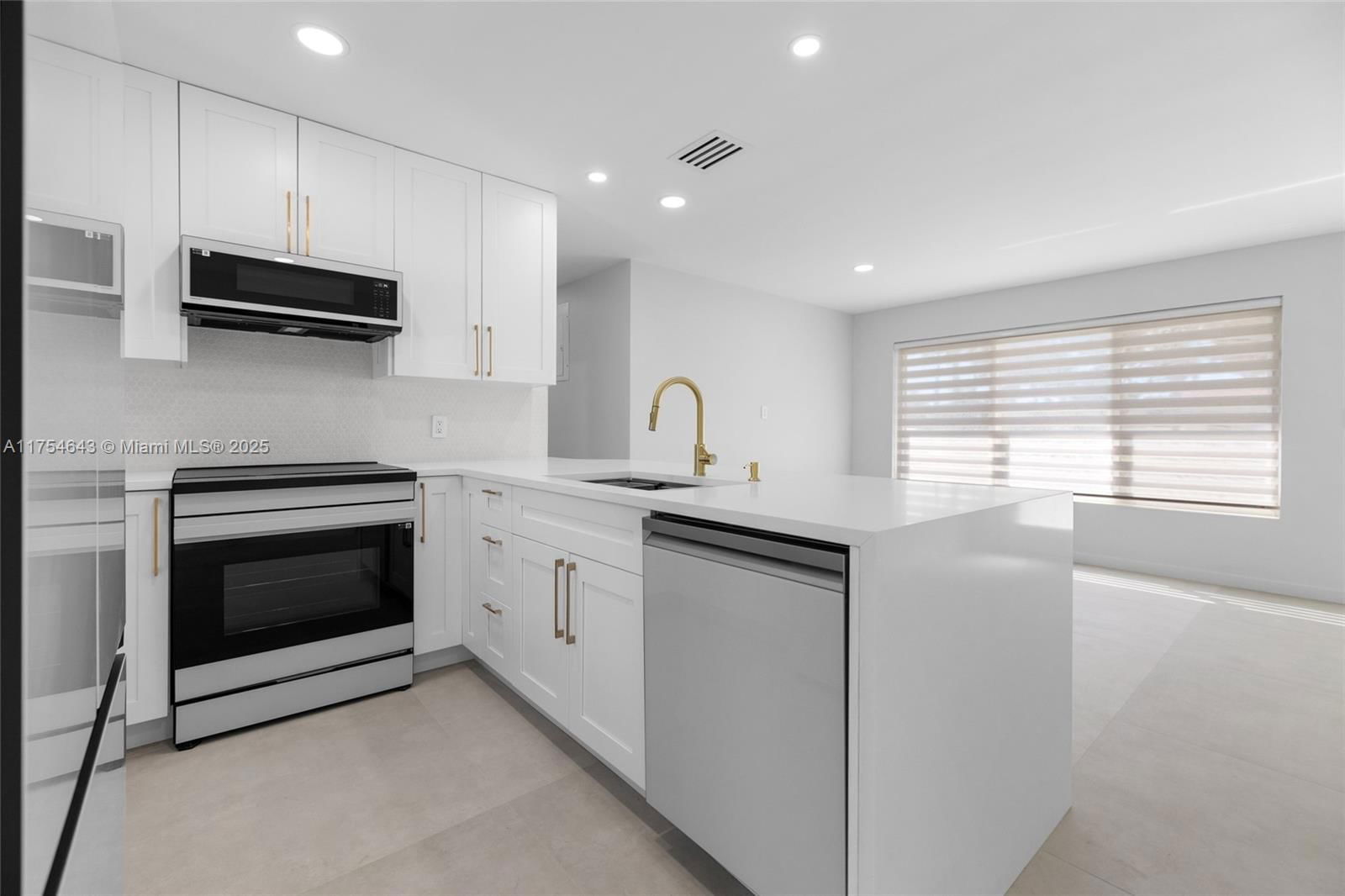 Real estate property located at 211 14th St, Broward, Lyons Park First Add, Pompano Beach, FL
