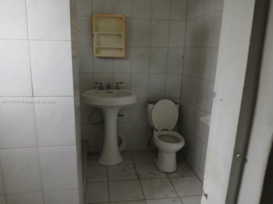 Real estate property located at 1535 85th St, Miami-dade, Gladys Park, Miami, FL