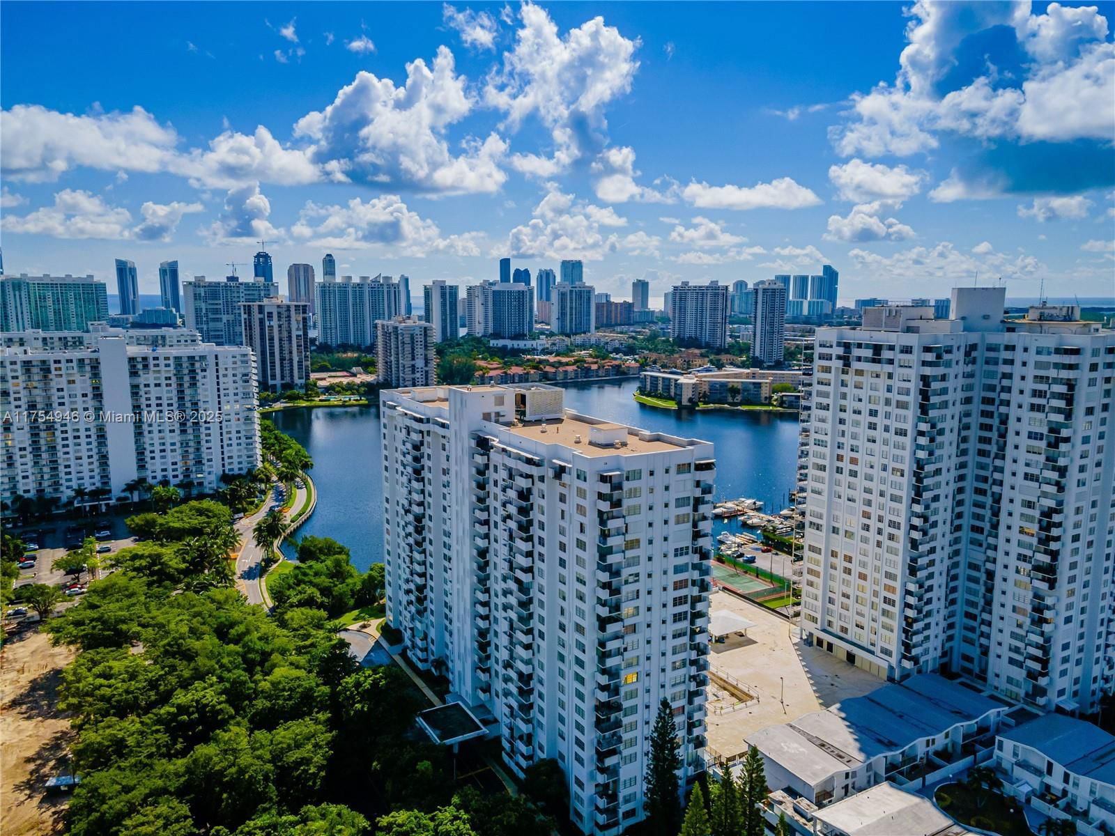 Real estate property located at 2780 183rd St #1810, Miami-dade, Commodore Plaza Condo, Aventura, FL