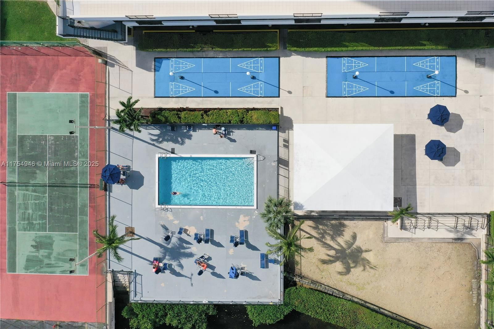 Real estate property located at 2780 183rd St #1810, Miami-dade, Commodore Plaza Condo, Aventura, FL