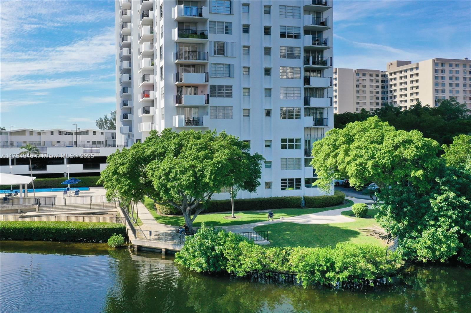 Real estate property located at 2780 183rd St #1810, Miami-dade, Commodore Plaza Condo, Aventura, FL