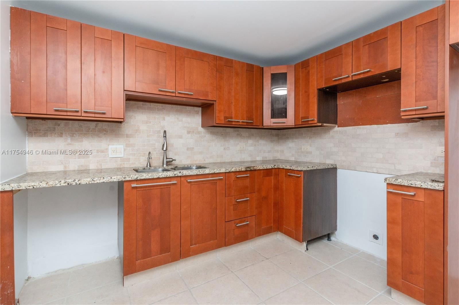 Real estate property located at 2780 183rd St #1810, Miami-dade, Commodore Plaza Condo, Aventura, FL