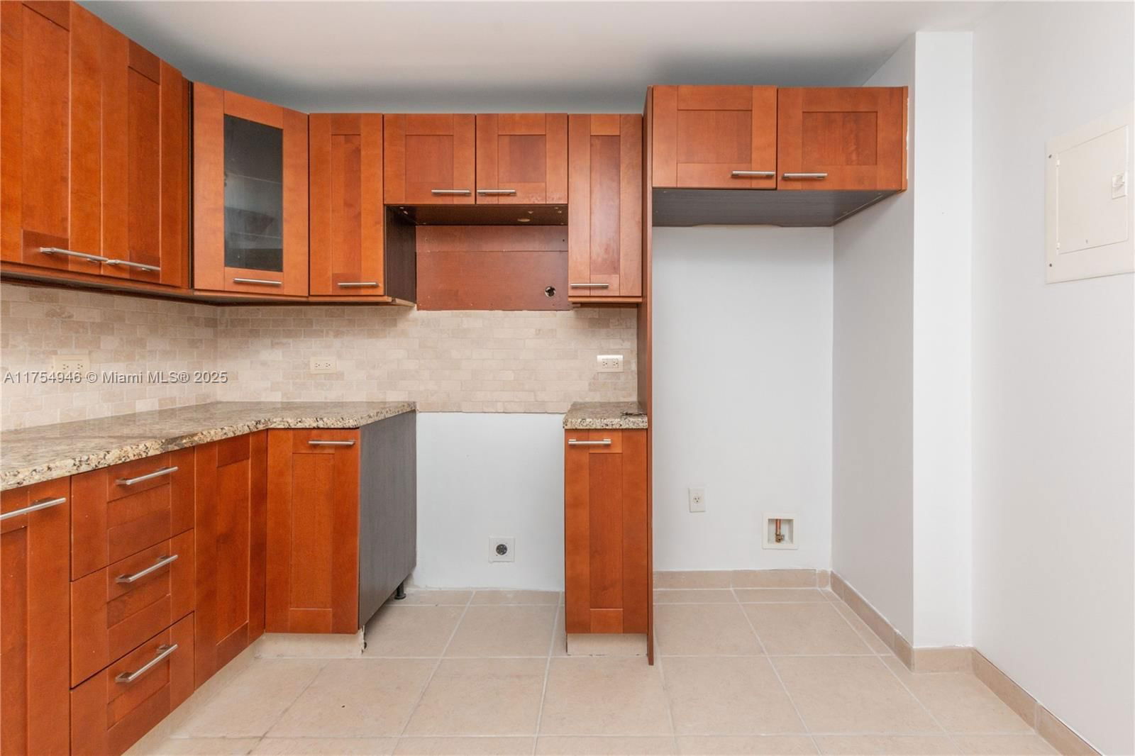Real estate property located at 2780 183rd St #1810, Miami-dade, Commodore Plaza Condo, Aventura, FL