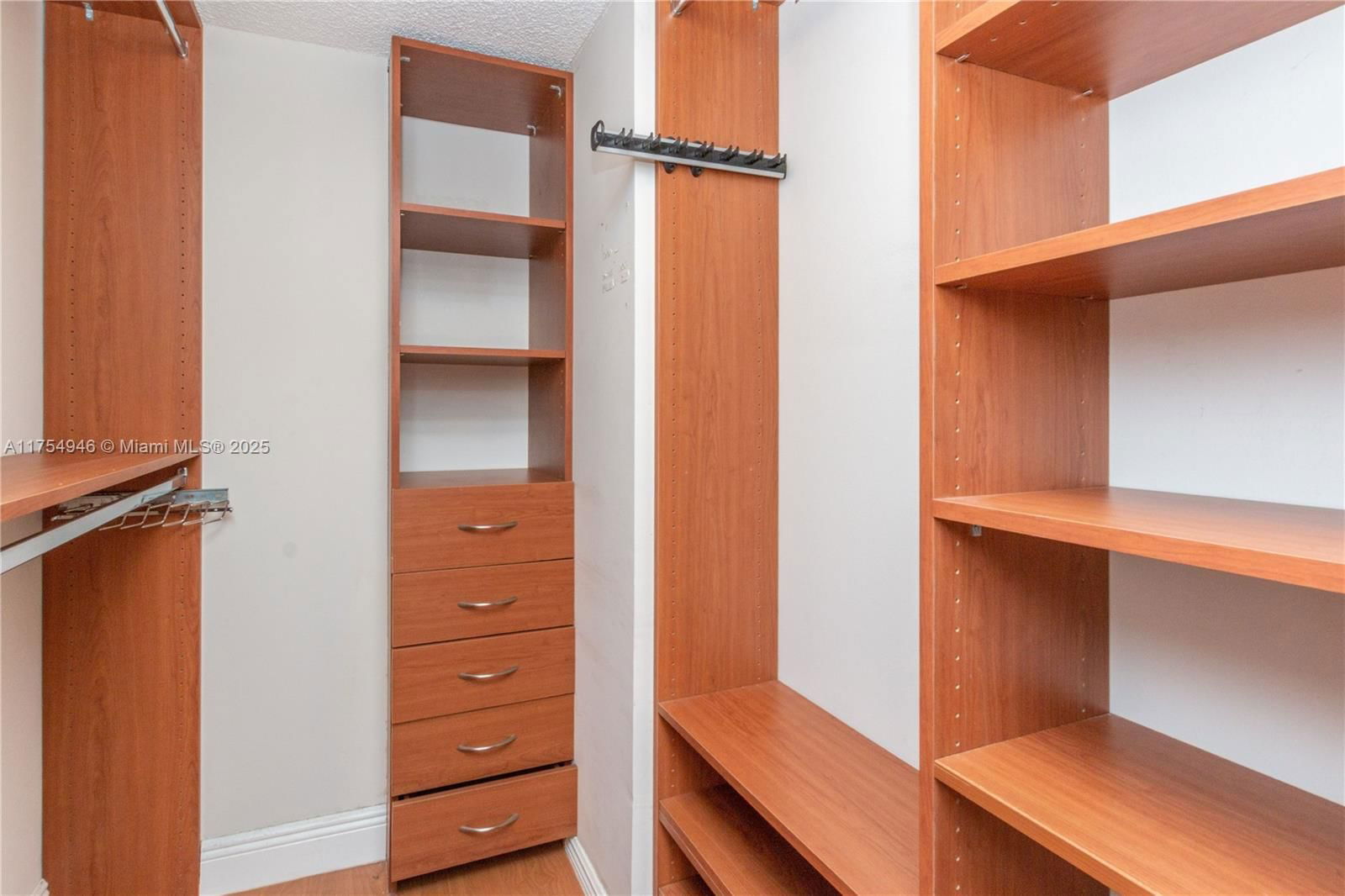 Real estate property located at 2780 183rd St #1810, Miami-dade, Commodore Plaza Condo, Aventura, FL